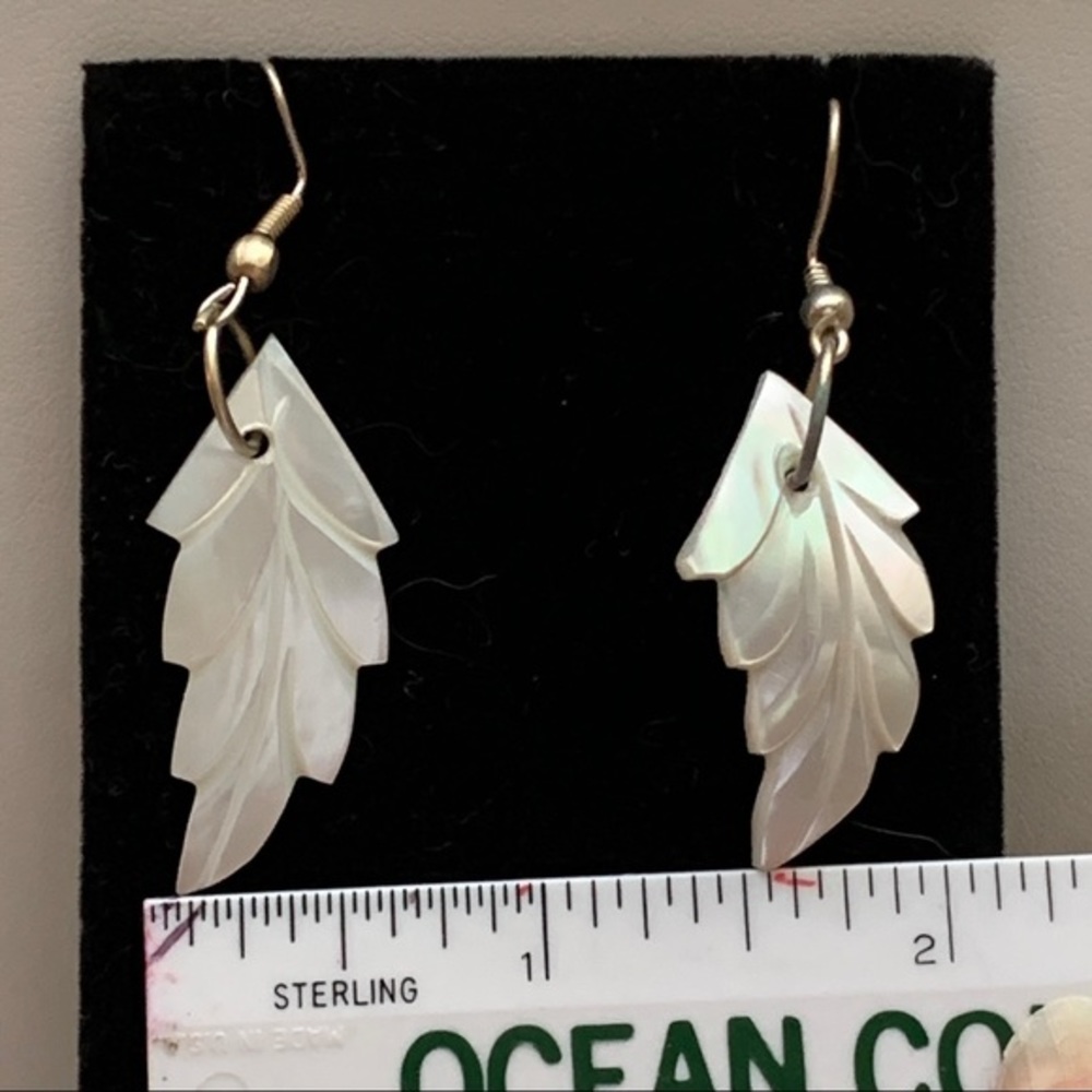 Mother of Pearl Dangle Earrings New Old Stock - Picture 8 of 17